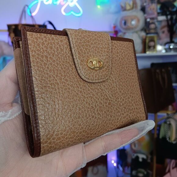 Celine Vintage Light Brown Leather KISS Lock Compact Wallet - Picture 2 of 14
